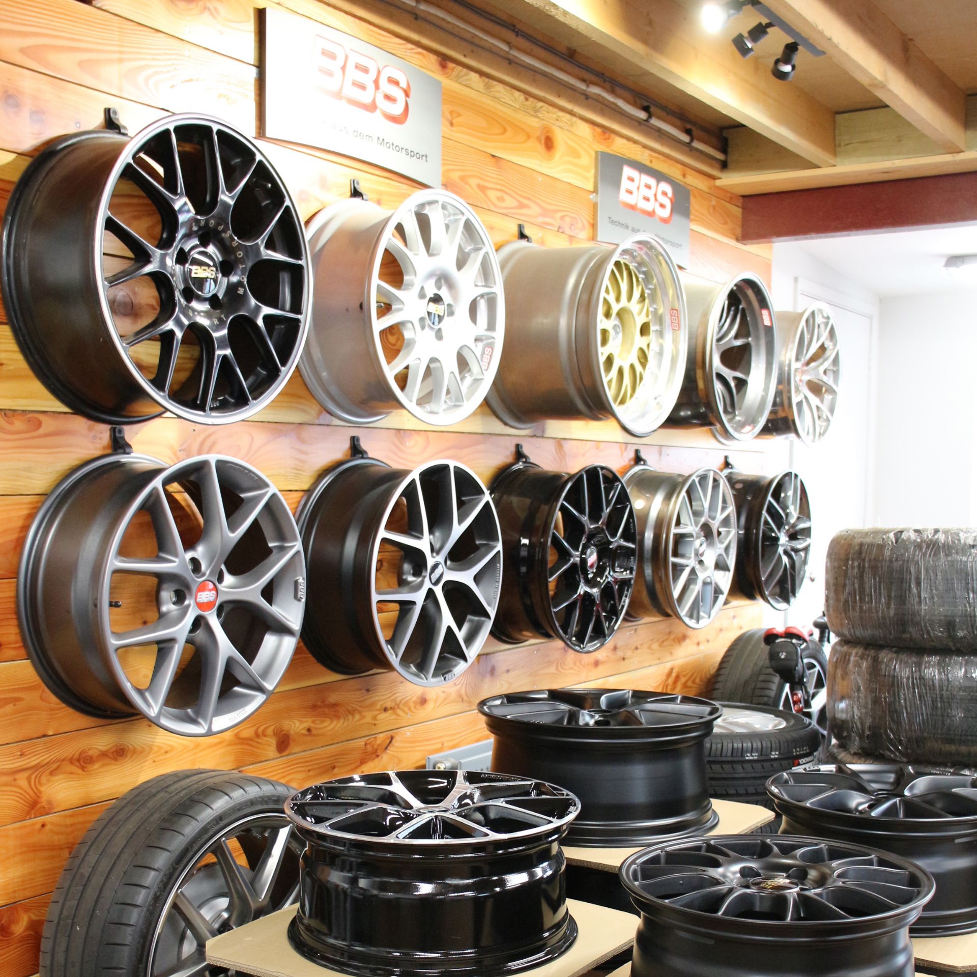 BBS CO ALLOY WHEELS 17